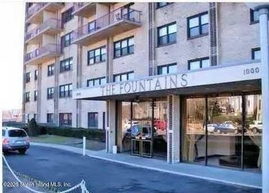 The Fountains; convenience and location all in one! Enjoy full - photo 2