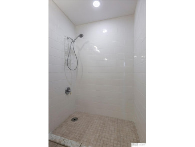 Charlie Sutton, M: , charlie.sutton,   - Enjoy the vibrant condo