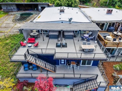 Rare opportunity to own a proven income-producing duplex on - photo 4