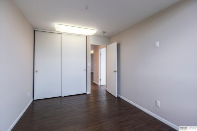 Charlie Sutton, M: , charlie.sutton,   - Enjoy the vibrant condo