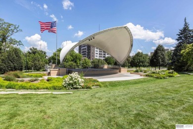 Charlie Sutton, M: , charlie.sutton,   - Enjoy the vibrant condo