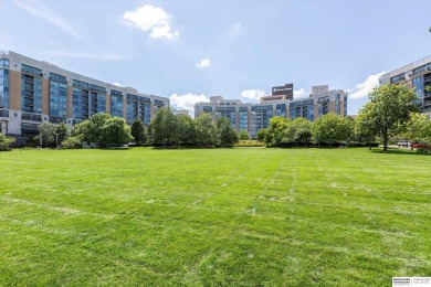Charlie Sutton, M: , charlie.sutton,   - Enjoy the vibrant condo