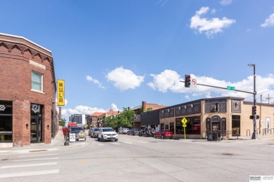 Charlie Sutton, M: , charlie.sutton,   - Enjoy the vibrant condo