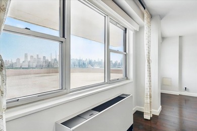 Breathtaking Hudson River and NYC skyline Views! Discover this
