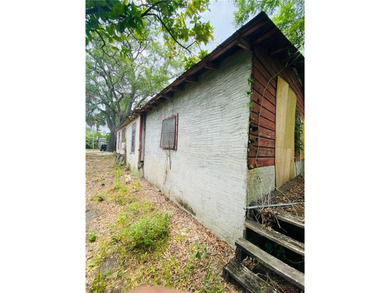 This property is perfect for a investor willing to remodel - photo 3