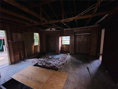This property is perfect for a investor willing to remodel - photo 4