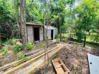 This property is perfect for a investor willing to remodel - photo 9