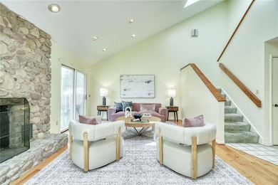 Welcome to 14 Gailhaven Court! Located on a quiet cul-de-sac in - photo 5