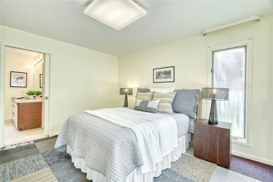 Welcome to 14 Gailhaven Court! Located on a quiet cul-de-sac in - photo 10
