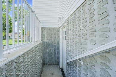 An exceptional new construction 6/6 two-family home offering 2 - photo 5