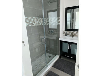 Boutique building in the desirable Edgewater neighborhood with - photo 8