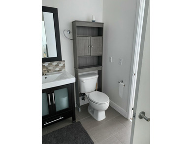 Boutique building in the desirable Edgewater neighborhood with - photo 9