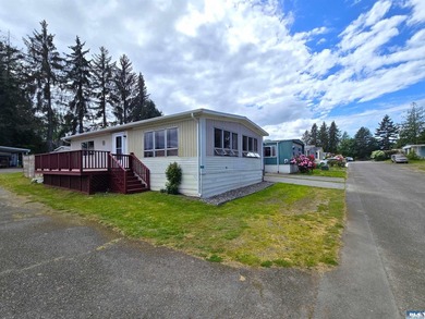 Move-in ready, comfortable double wide little gem located in - photo 1