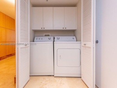 Beautiful apartment located at exclusive Brickell Key Island - photo 13