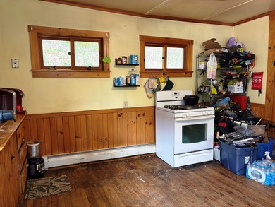 3+ bedroom house on 0.5+/- acres over 2 lots with frontage on - photo 13