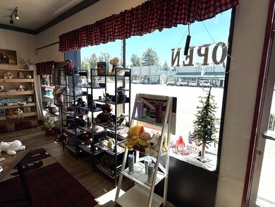 Established turnkey retail business opportunity in the heart of - photo 5