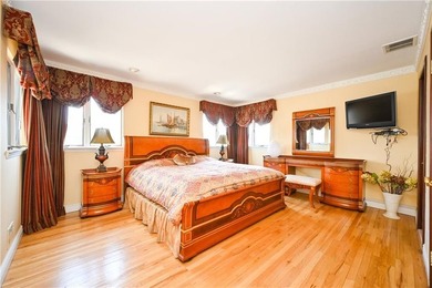 TURNKEY home for sale- Park Ave style home right here in Mill - photo 17