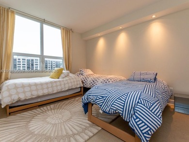 Beautiful apartment located at exclusive Brickell Key Island - photo 19