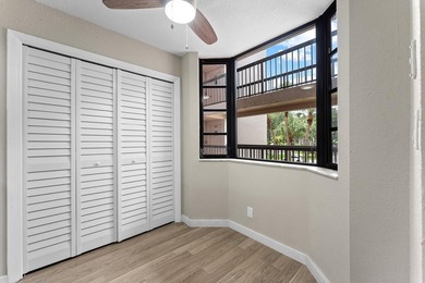 Welcome to this spacious beautifully updated two-bedroom - photo 19