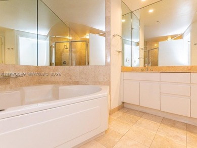Beautiful apartment located at exclusive Brickell Key Island - photo 22