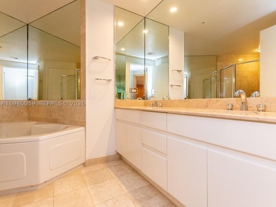 Beautiful apartment located at exclusive Brickell Key Island - photo 23