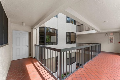 Welcome to this spacious beautifully updated two-bedroom - photo 28