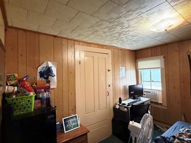 3+ bedroom house on 0.5+/- acres over 2 lots with frontage on - photo 32