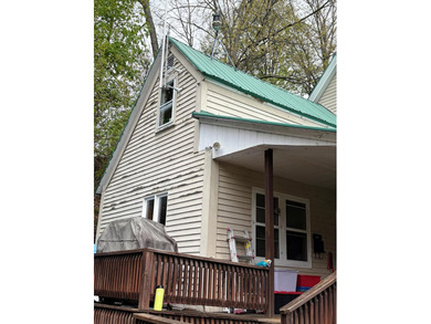 3+ bedroom house on 0.5+/- acres over 2 lots with frontage on - photo 35