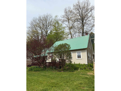 3+ bedroom house on 0.5+/- acres over 2 lots with frontage on - photo 38