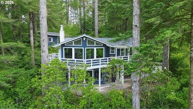 Experience the best of Woahink Lake living in this beautifully - photo 2