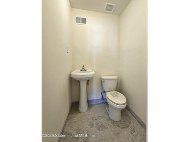 Newly built 3 bedrooms, 3 bathrooms house with lots of day - photo 7
