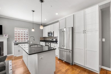 Don't miss the opportunity to own this extra-wide 3-bed / 2 - photo 7