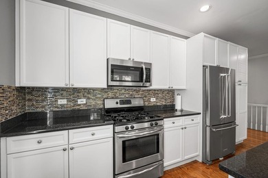 Don't miss the opportunity to own this extra-wide 3-bed / 2 - photo 8