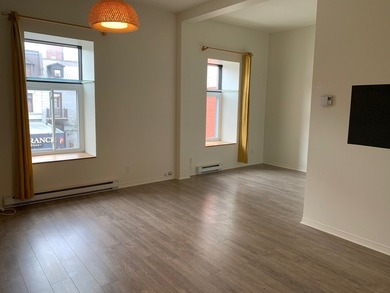 Immeuble mixte (commercial et residentiel) au coeur du Quartier - photo 6