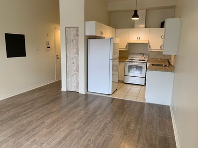 Immeuble mixte (commercial et residentiel) au coeur du Quartier - photo 8