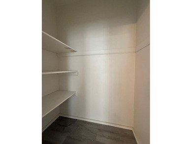 Six unit apartment building with some recent cosmetic remodels - photo 14