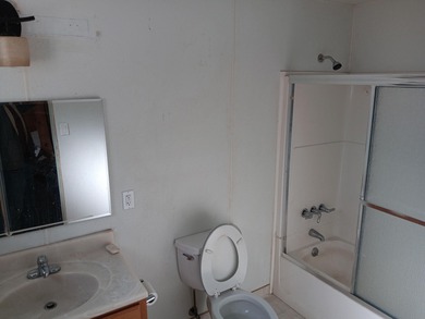 Spacious 1,444 square ft, three bedroom, 2 bath home with bonus - photo 17