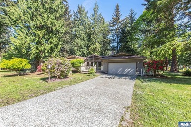 Single story home located on a corner oversized lot in a well - photo 1