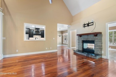 Love to entertain while enjoying stunning views in a very - photo 25