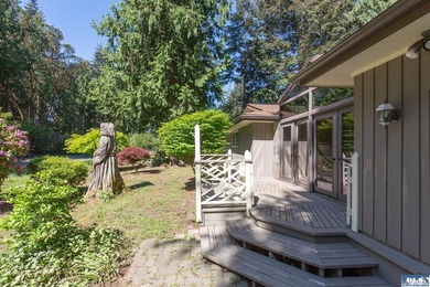 Single story home located on a corner oversized lot in a well - photo 7