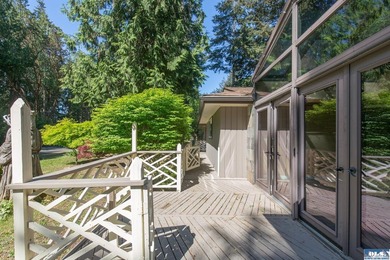 Single story home located on a corner oversized lot in a well - photo 8