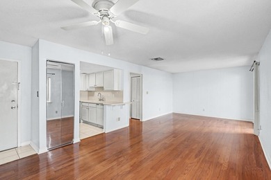 Welcome to Unit 10B at Finisterra in Shalimar--a beautifully - photo 4