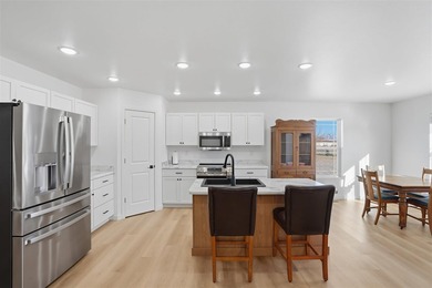 Welcome HOME to 506 S. 15th Ave in Washington.  This