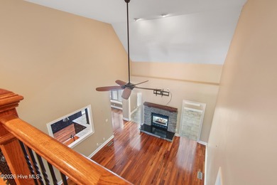Love to entertain while enjoying stunning views in a very - photo 46