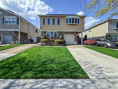 Welcome to this beautifully maintained, bright, and fully - photo 1