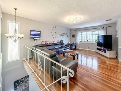 Welcome to this beautifully maintained, bright, and fully - photo 5