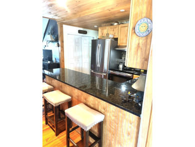Gorgeous Fully Furnished Turn Key PRIVATE Lake home - photo 24