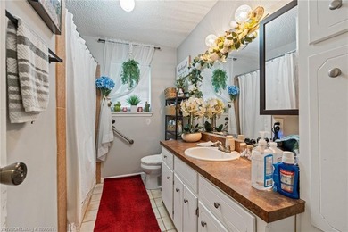 Nicely landscaped, well maintained starter home, on a corner lot - photo 16