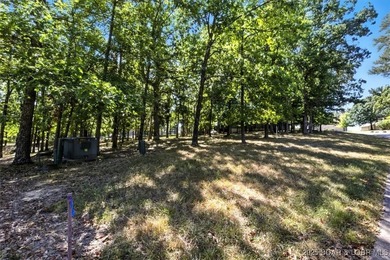 Fantastic opportunity to build your dream home on this - photo 17
