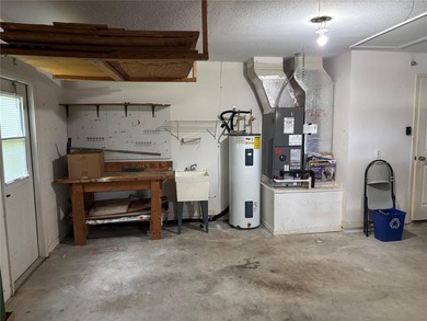 Welcome to this move-in ready 3-bedroom, 2-bath home offering 1 - photo 21